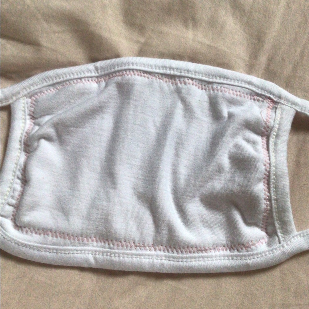 Handmade💗pink velvet face mask - Picture 3 of 4